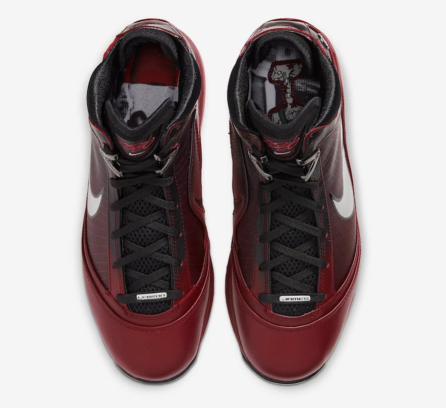 Nike LeBron 7 “Christmas” release photo 4