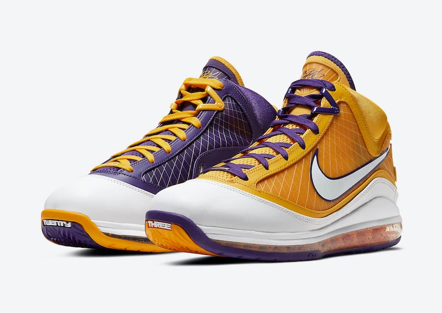 Nike LeBron 7 “Lakers” release photo 1