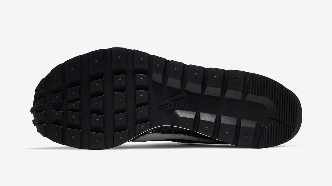 Sacai x Nike VaporWaffle release photo 7