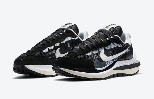 Sacai x Nike VaporWaffle Nike release photo