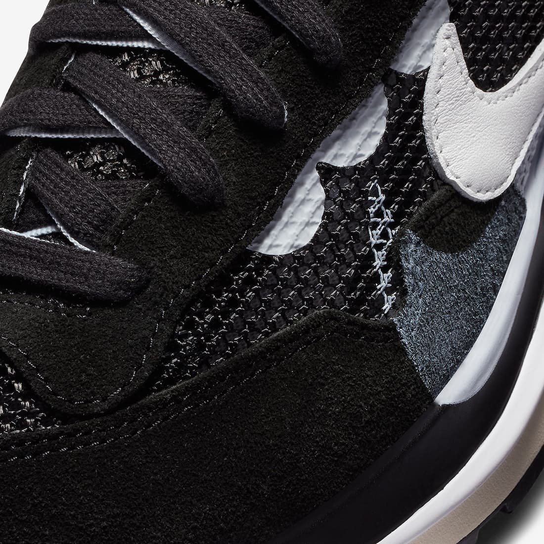 Sacai x Nike VaporWaffle release photo 8