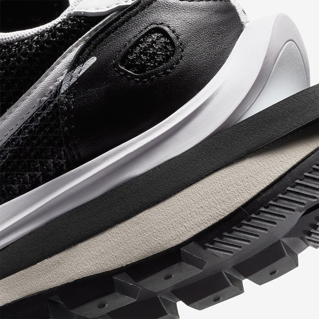 Sacai x Nike VaporWaffle release photo 9