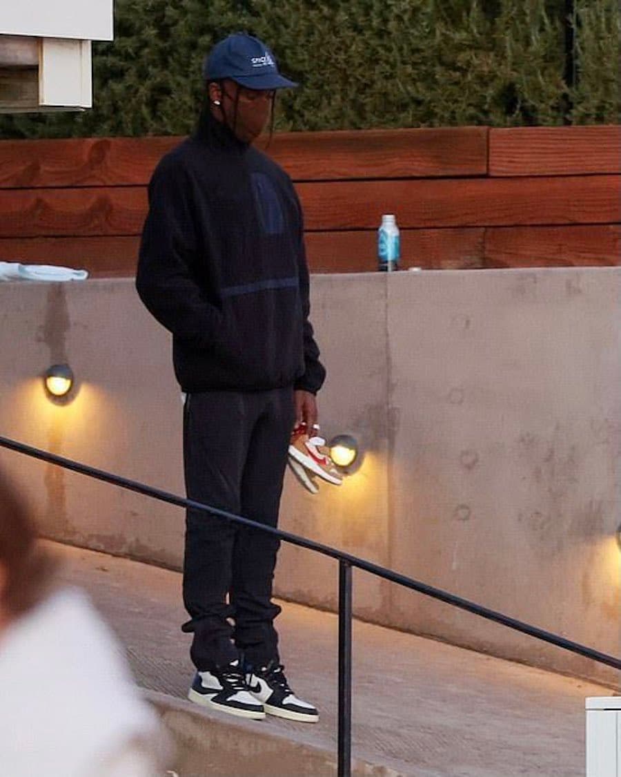 Travis Scott x Fragment x Air Jordan 1 High OG release photo 63