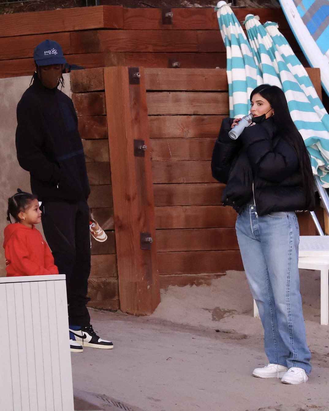 Travis Scott x Fragment x Air Jordan 1 High OG release photo 65