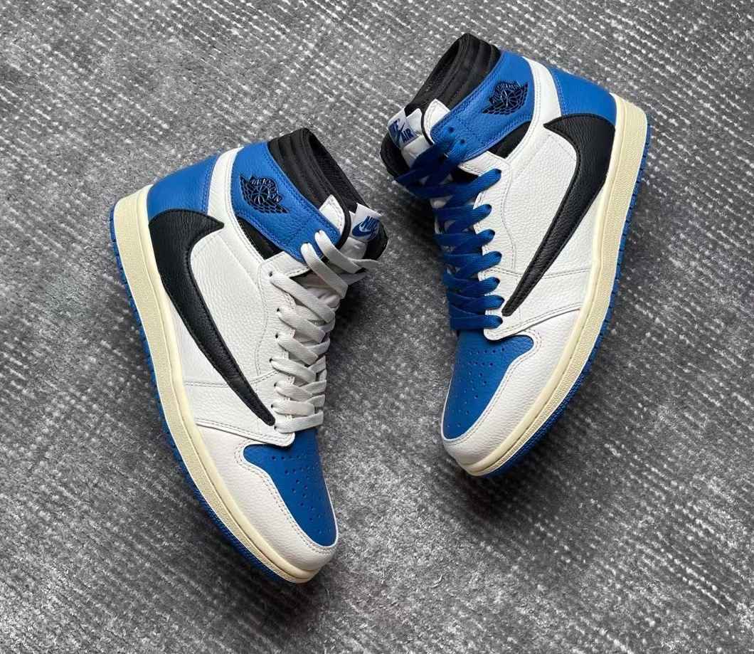 Travis Scott x Fragment x Air Jordan 1 High OG release photo 3