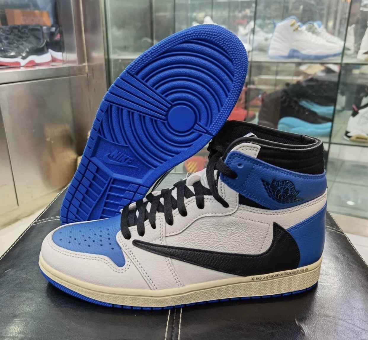 Travis Scott x Fragment x Air Jordan 1 High OG release photo 35