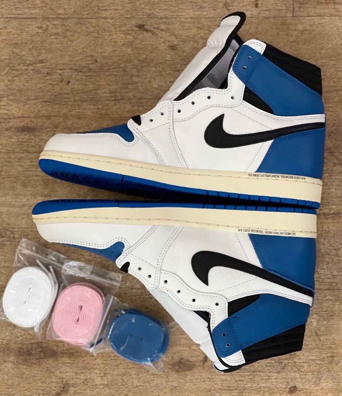 Travis Scott x Fragment x Air Jordan 1 High OG release photo 15