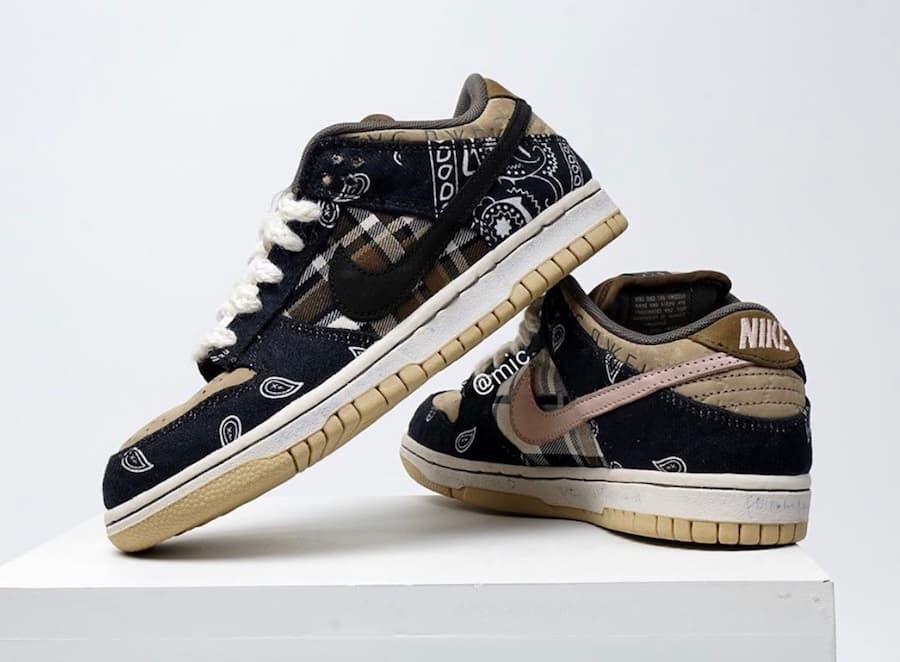 Travis Scott x Nike SB Dunk Low release photo 6