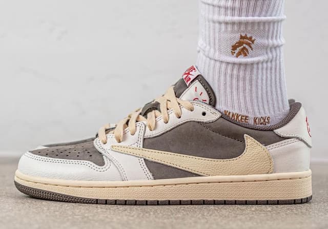 Travis Scott x Air Jordan 1 Low OG “Reverse Mocha” Jordan release photo