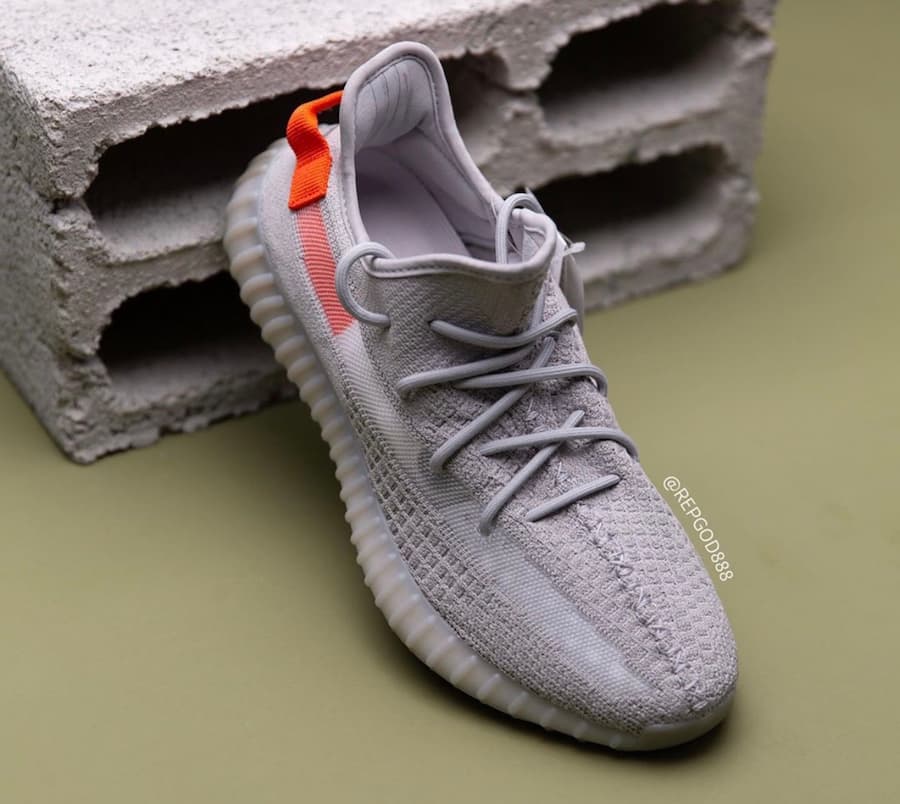 adidas Yeezy Boost 350 V2 release photo 2