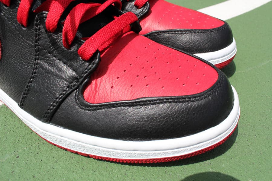 Air Jordan 1 Retro High OG “Banned” release photo 3