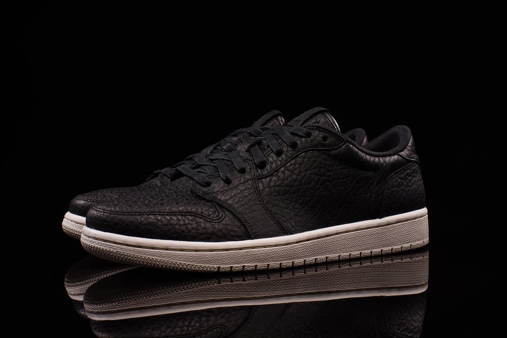 Air Jordan 1 Low “No Swoosh” release photo 3