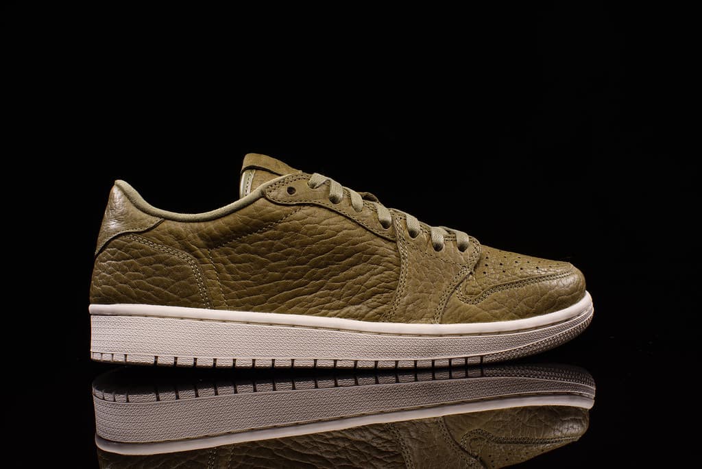 Air Jordan 1 Low “No Swoosh” release photo 1