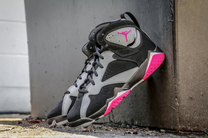 Air Jordan 7 GS “Fuchsia Flash” release photo 1