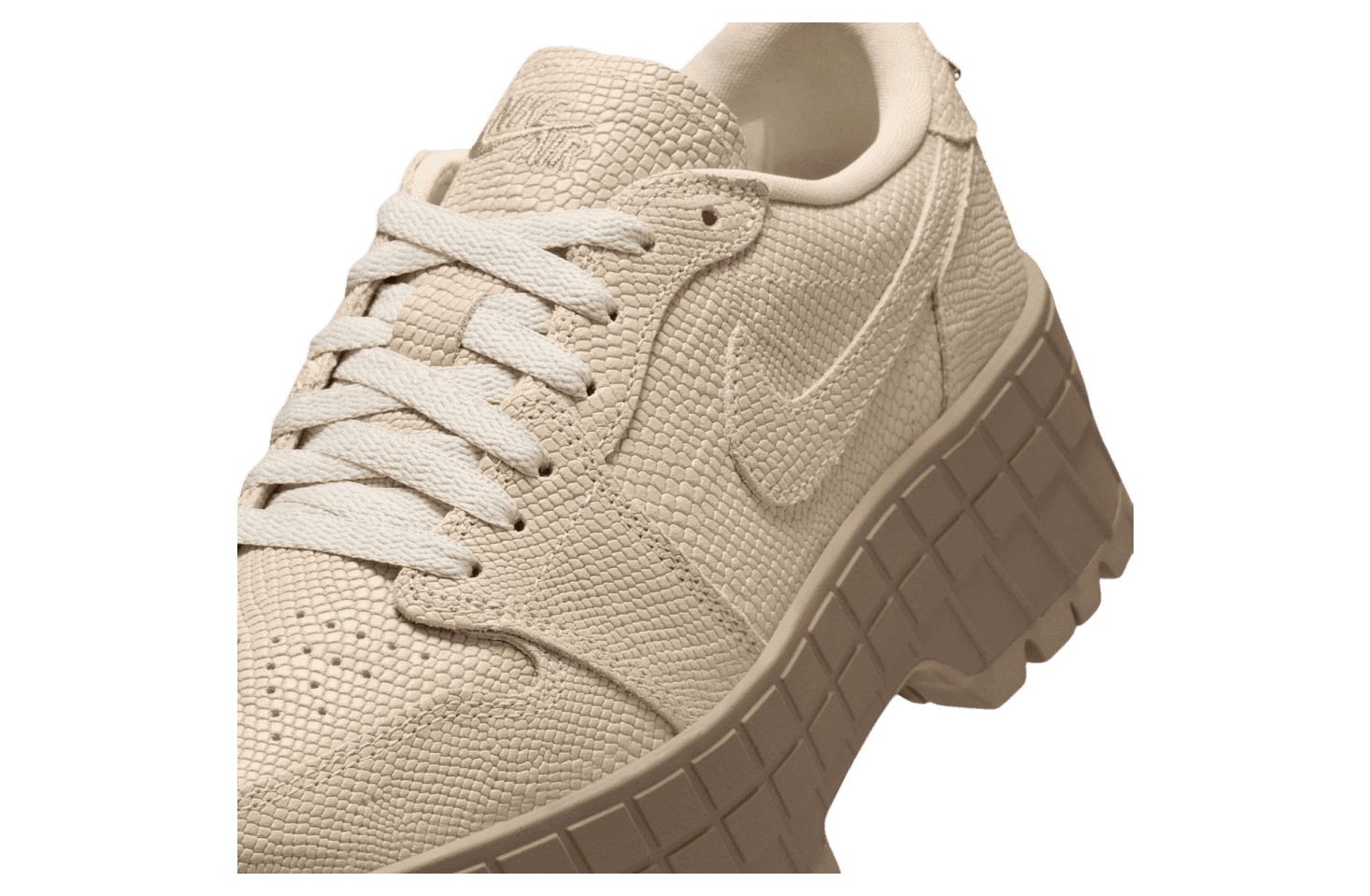 Air Jordan 1 Brooklyn Low Rattan Rattan / Desert Camo release photo 7