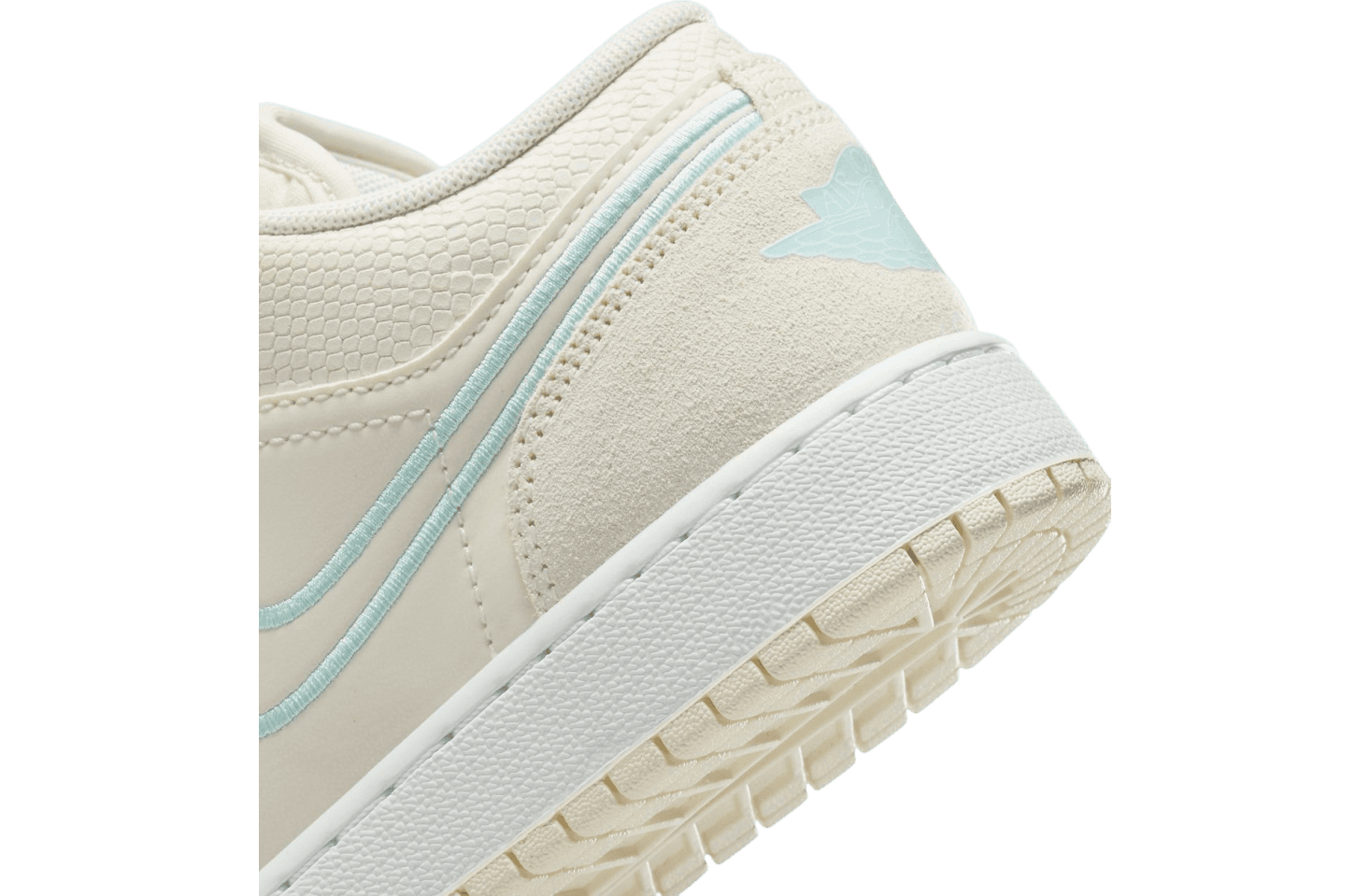 Air Jordan 1 Low GS Coconut Milk / Igloo release photo 3