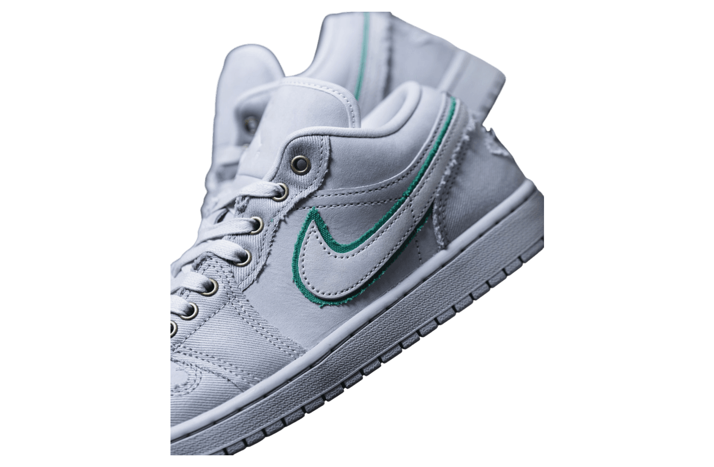 Air Jordan 1 Low SE WMNS Grey / Green release photo 2