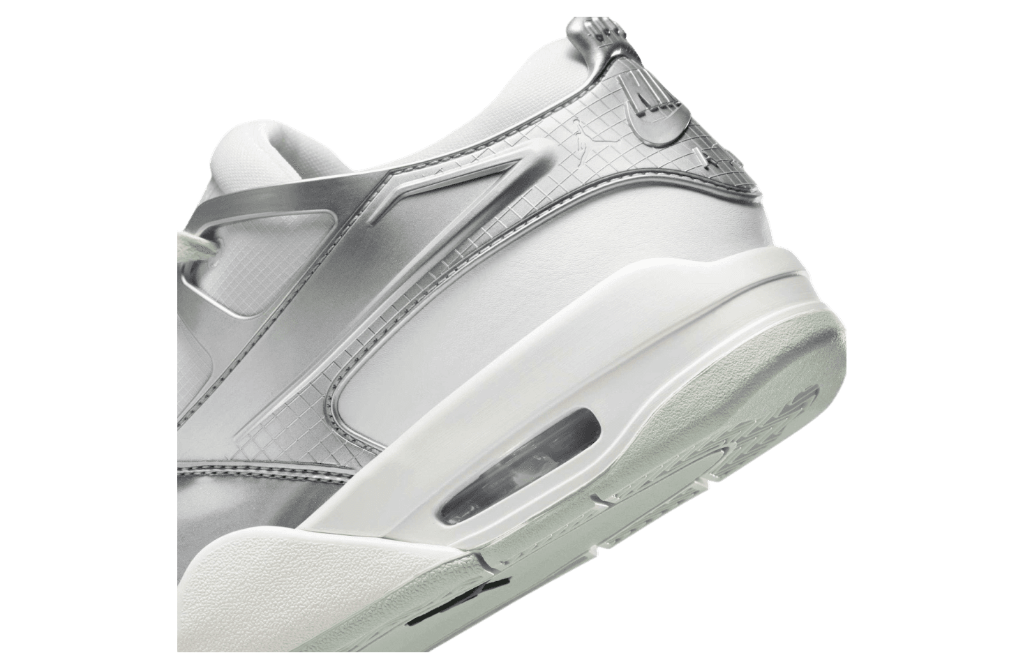 Air Jordan 4 RM WMNS Chrome release photo 8