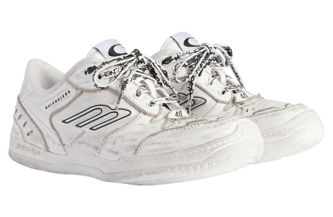 Balenciaga Hamptons Medium Worn-Out WMNS White release photo 2