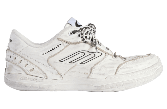 Balenciaga Hamptons Medium Worn-Out WMNS White release photo