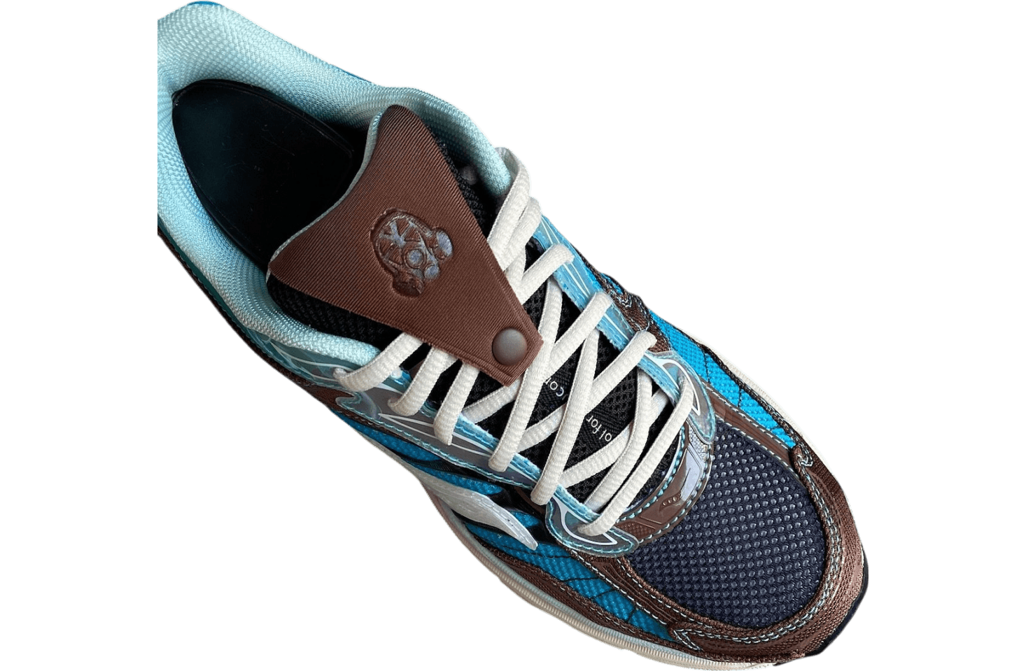 Footpatrol x Saucony Progrid Omni 9 Blue / Brown release photo 3