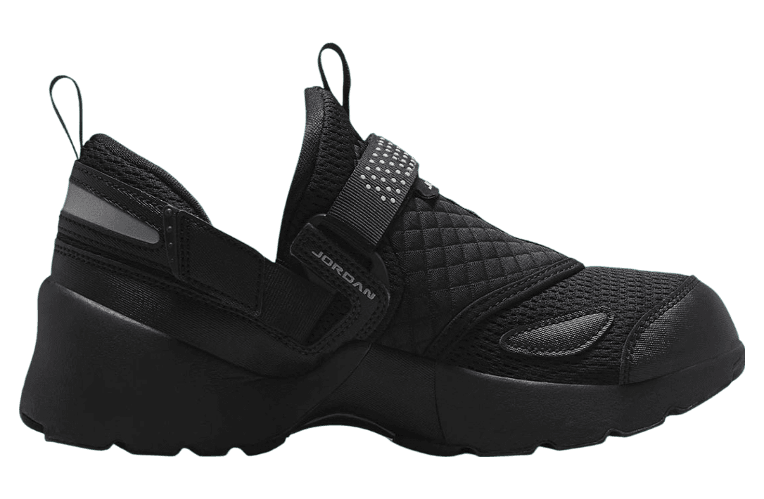 Jordan Trunner LX Black / Grey release photo 2