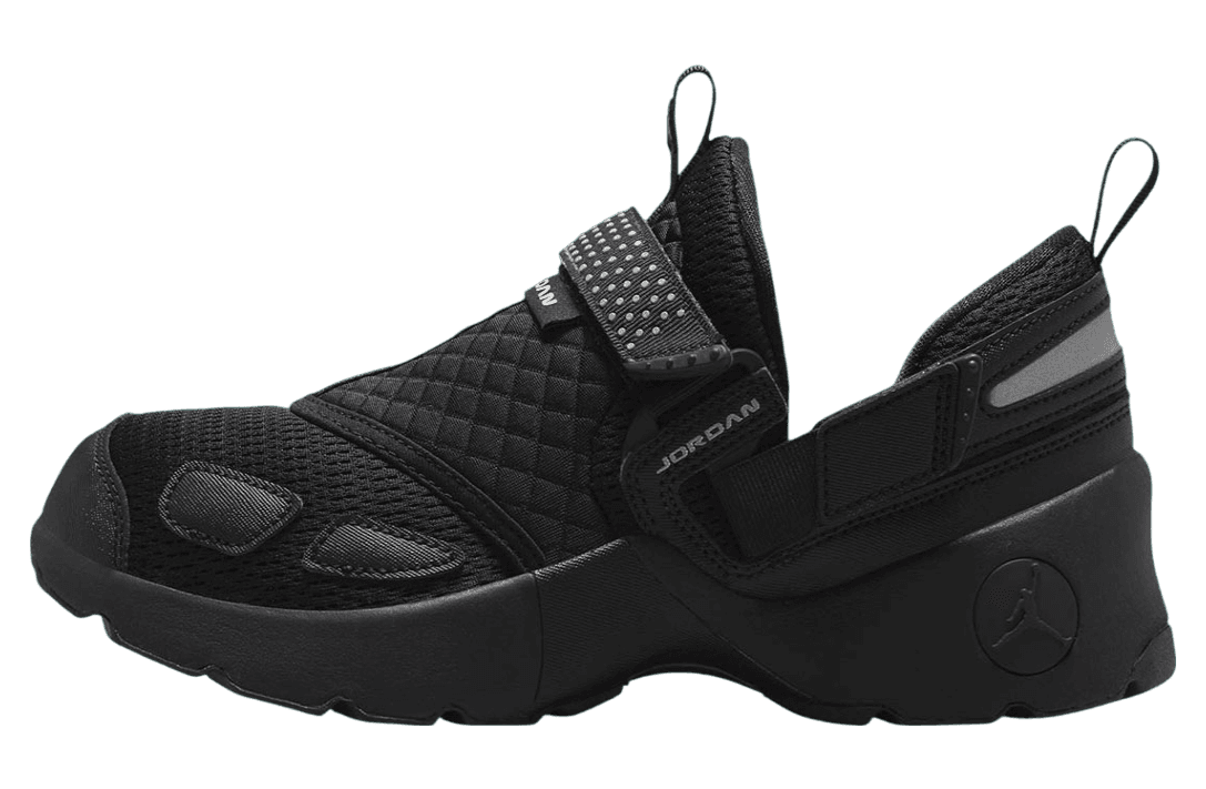 Jordan Trunner LX Black / Grey release photo 1