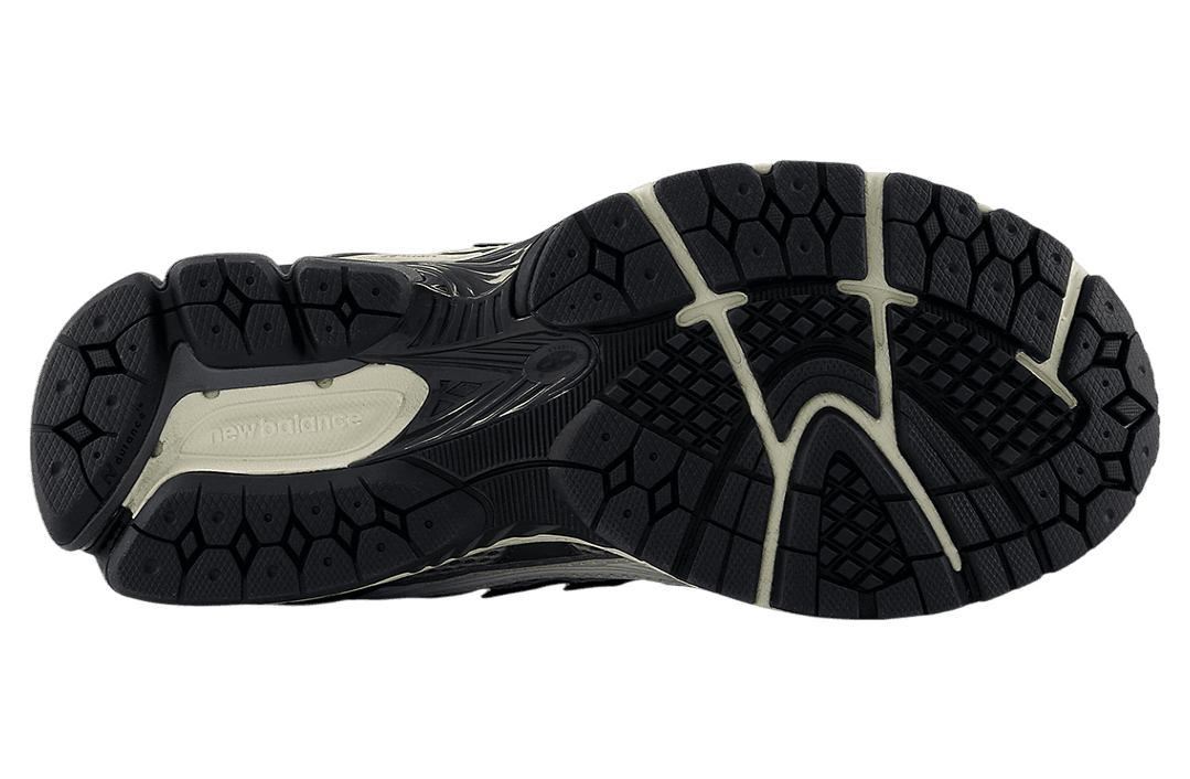 New Balance 1906U Black / Mint release photo 3