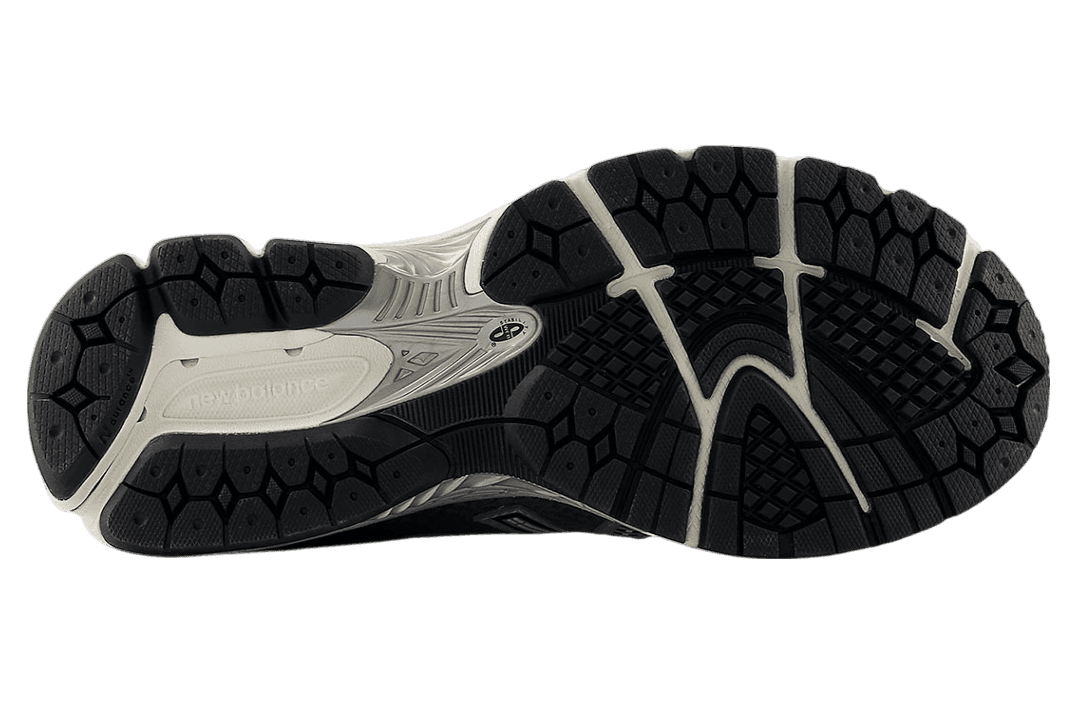 New Balance 860v2 Cream / Dark Grey release photo 3