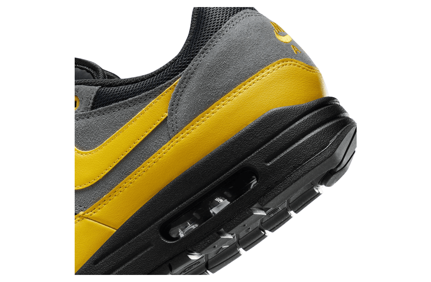 Nike Air Max 1 Batman release photo 3
