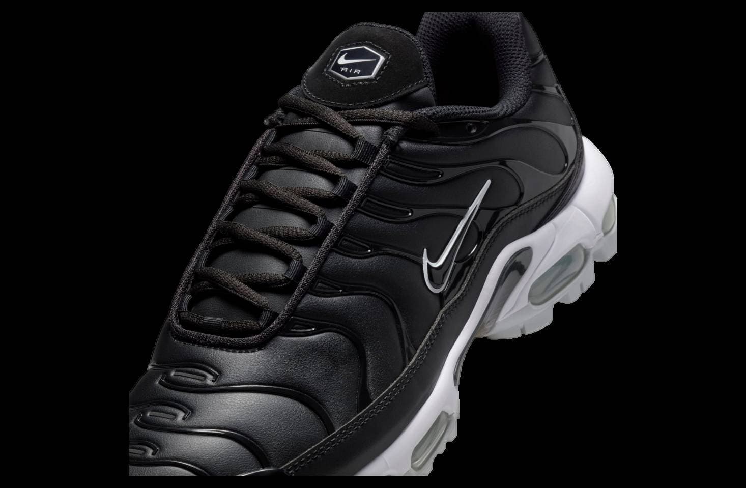 Nike Air Max Plus Black / White release photo 7