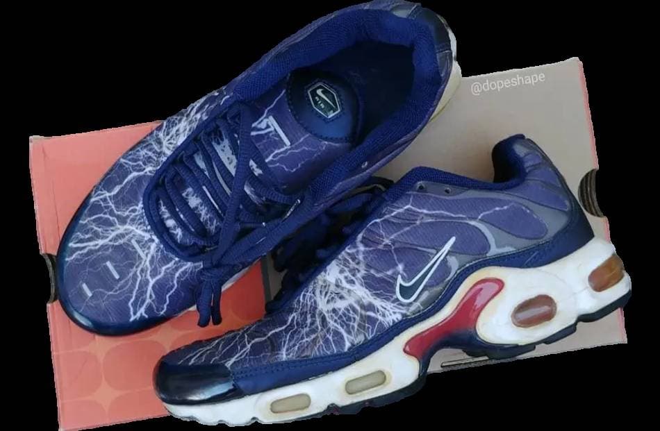 Nike Air Max Plus Eclair (Lightning) Midnight Navy / Salsa Red release photo 1