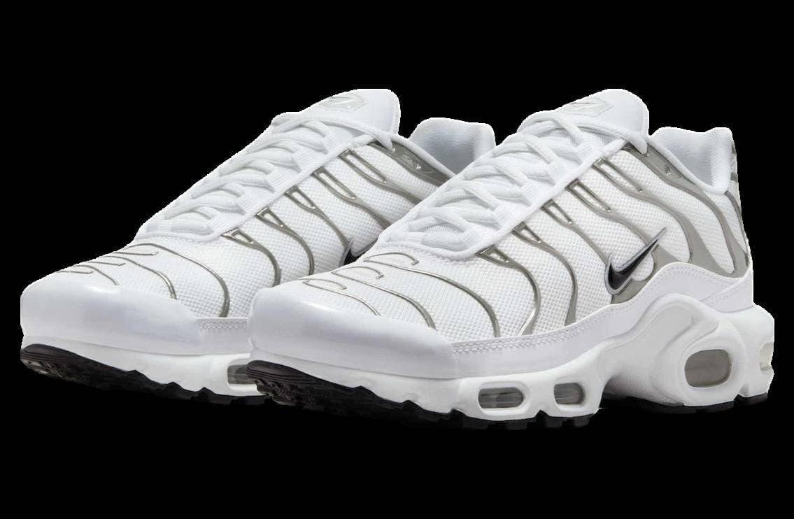 Nike Air Max Plus WMNS Metallic Silver / White release photo 2