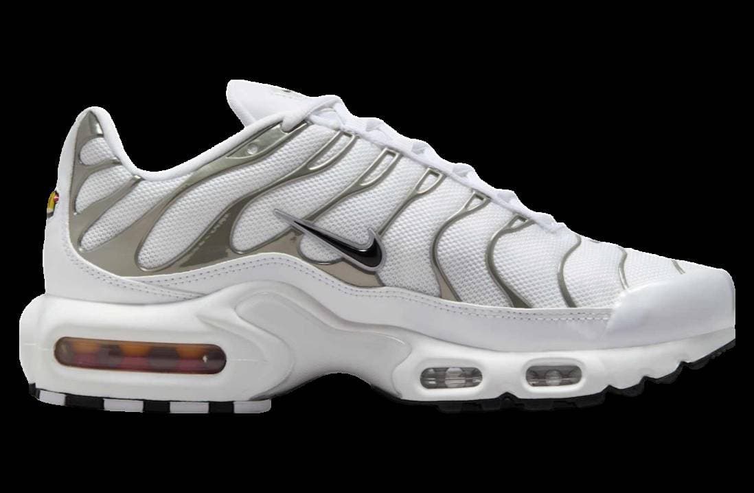 Nike Air Max Plus WMNS Metallic Silver / White release photo 3