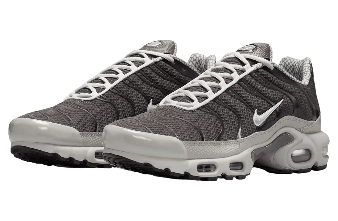 Nike Air Max Plus Year of The Snake release photo 2
