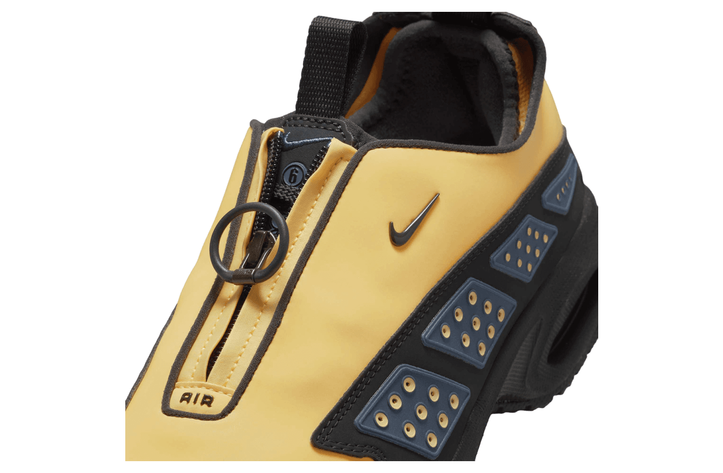 Nike Air Max SNDR WMNS Saturn Gold / Diffused Blue release photo 3