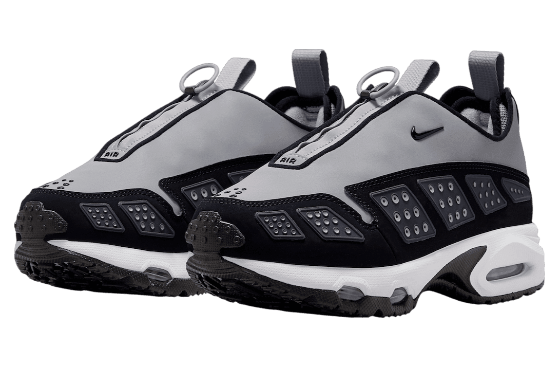 Nike Air Max SNDR WMNS Silver Reflective release photo 2