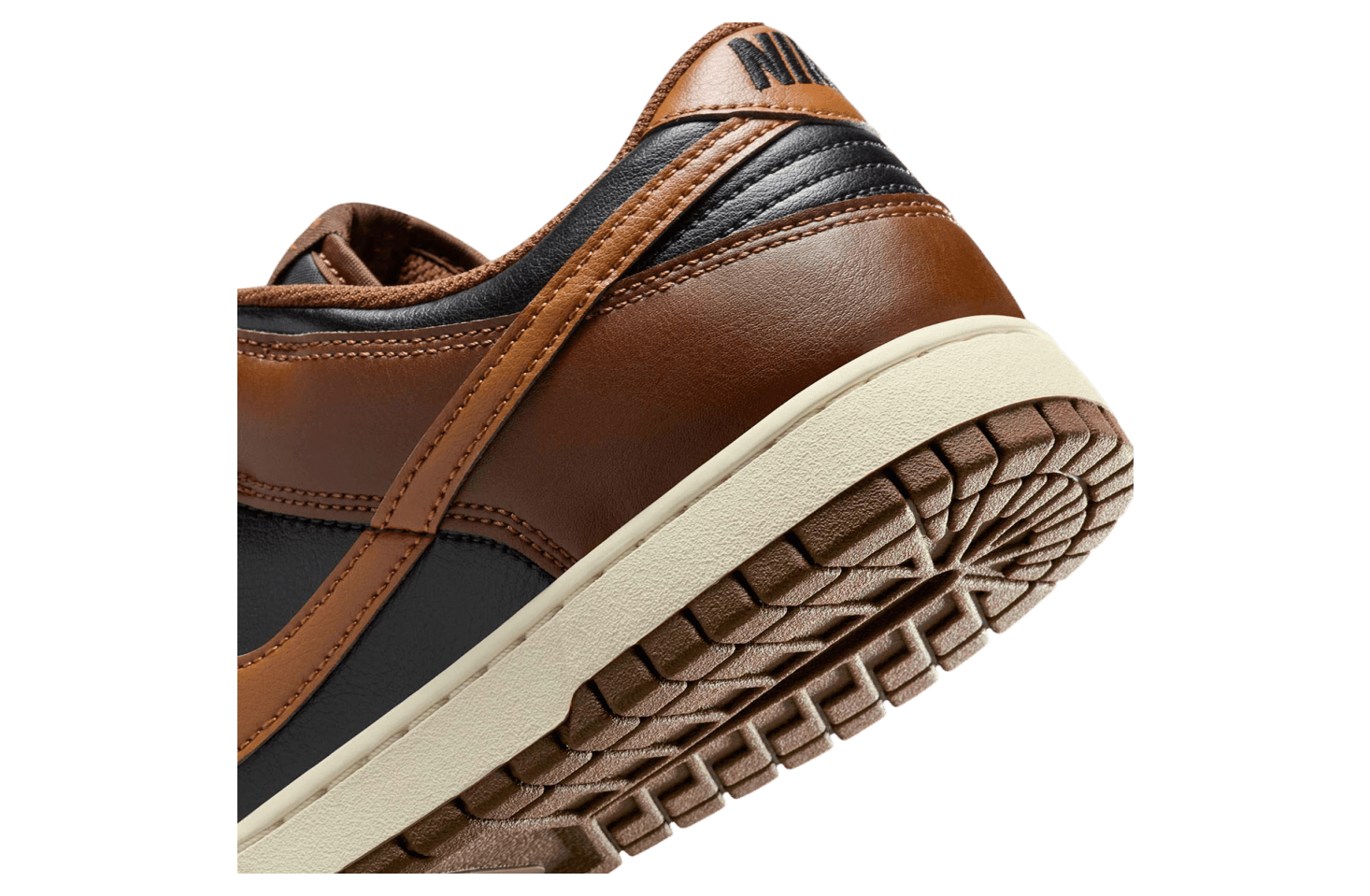 Nike Dunk Low Brown / Black release photo 3