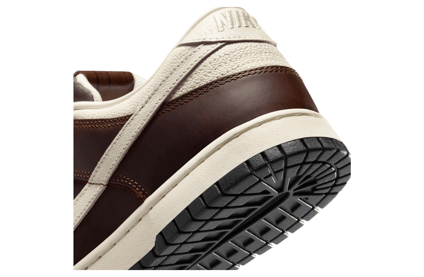 Nike Dunk Low Fauna Brown / Soft Pearl release photo 3