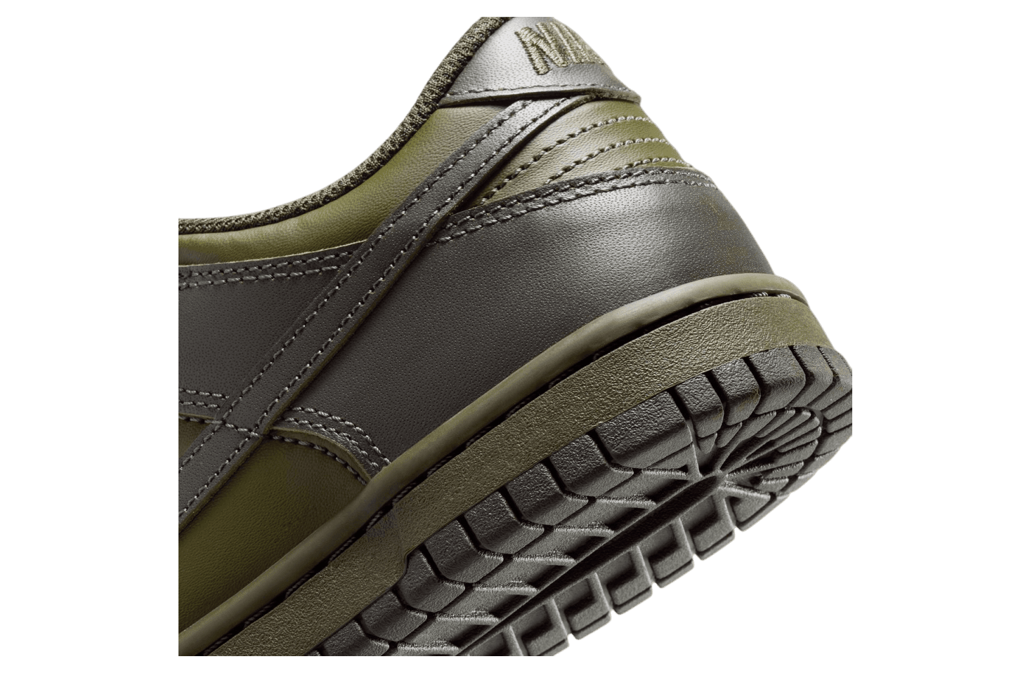 Nike Dunk Low GS Cargo Khaki / Sequoia release photo 3