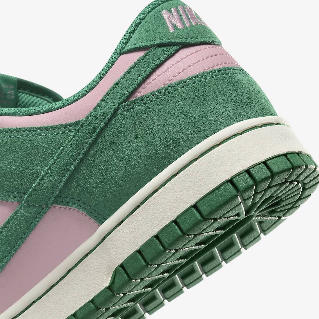 Nike Dunk Low Medium Soft Pink Malachite release photo 8