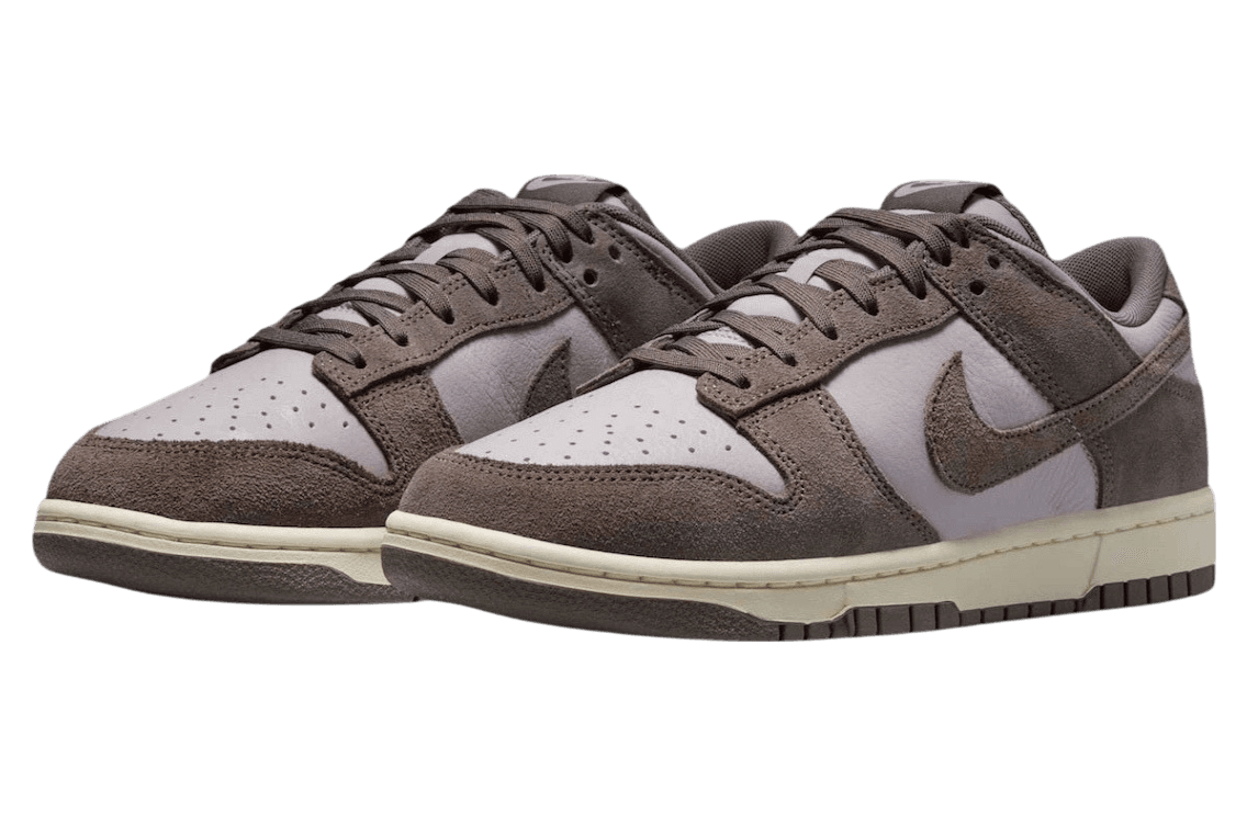 Nike Dunk Low Platinum Violet / Cave Stone release photo 2