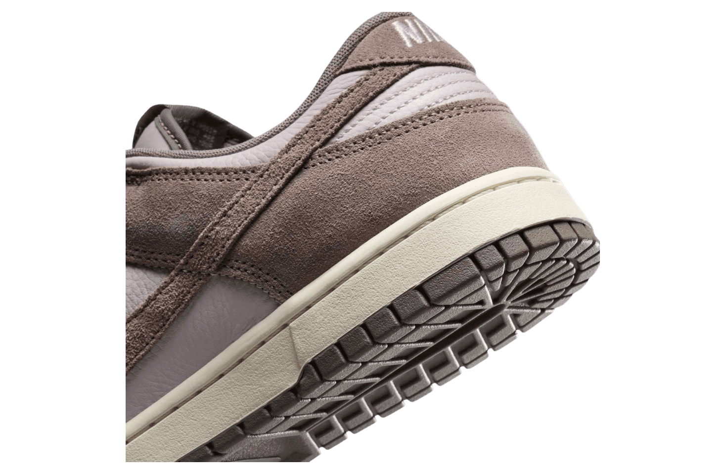 Nike Dunk Low Platinum Violet / Cave Stone release photo 8