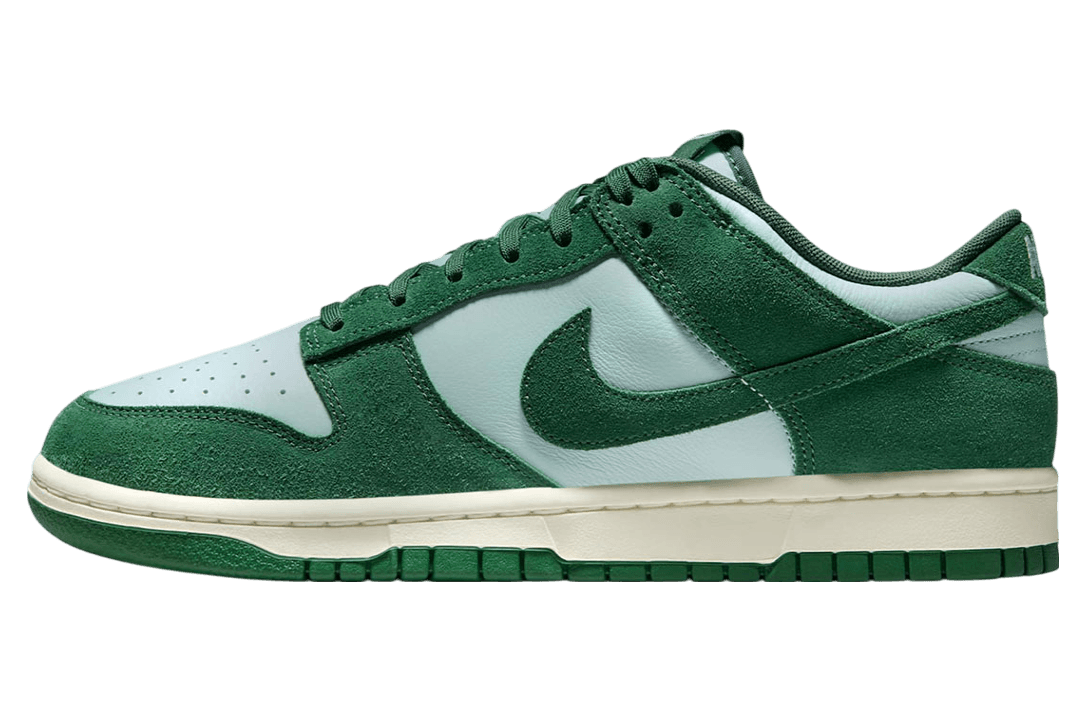 Nike Dunk Low Team Dark Green / Sail release photo 1