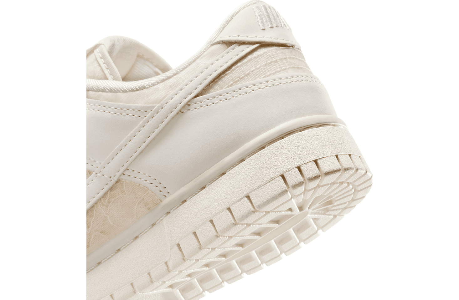 Nike Dunk Low WMNS Light Orewood Brown / Coconut Milk release photo 3