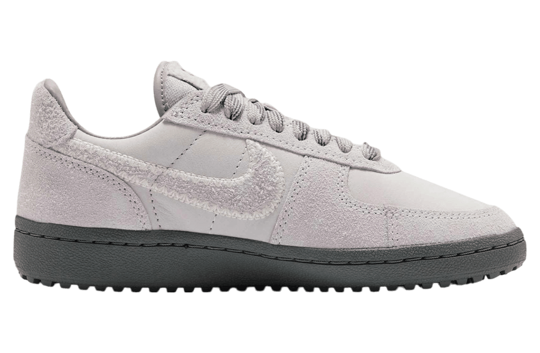 Nike Field General 82 Valentines Day release photo 3