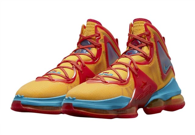 Nike LeBron 19 Tune Squad Nike release photo