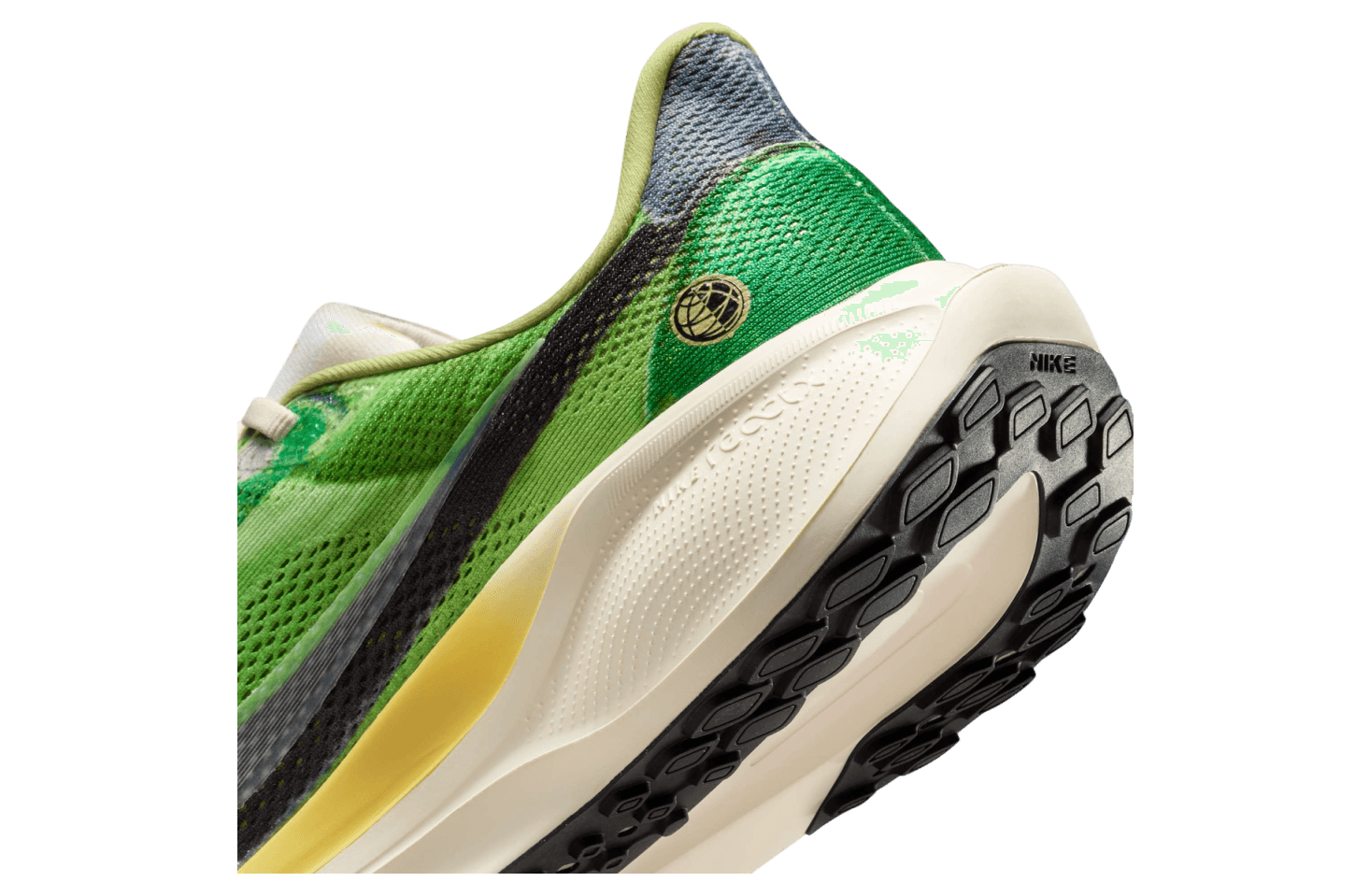 Nike Pegasus 41 Vivid Green / Dark Apple release photo 3