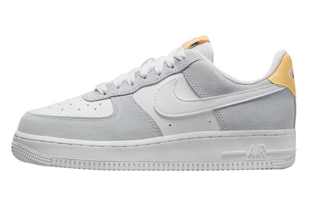 Nike WMNS Air Force 1 Low Pure Platinum Nike release photo
