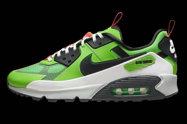 Nike WMNS Air Max 90 Futura Action Green Nike release photo